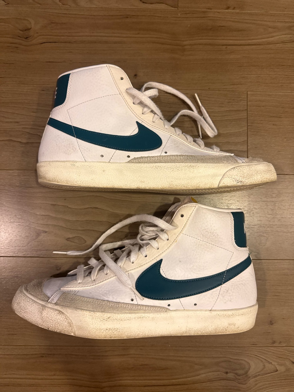 Nike Blazer Mid ‘77 in white and green